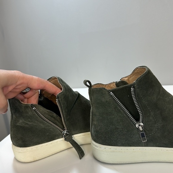 Sofft Britton Zip Waterproof Suede Hightop Sneaker Olive Green Size 7.5 Comfort - Picture 11 of 16